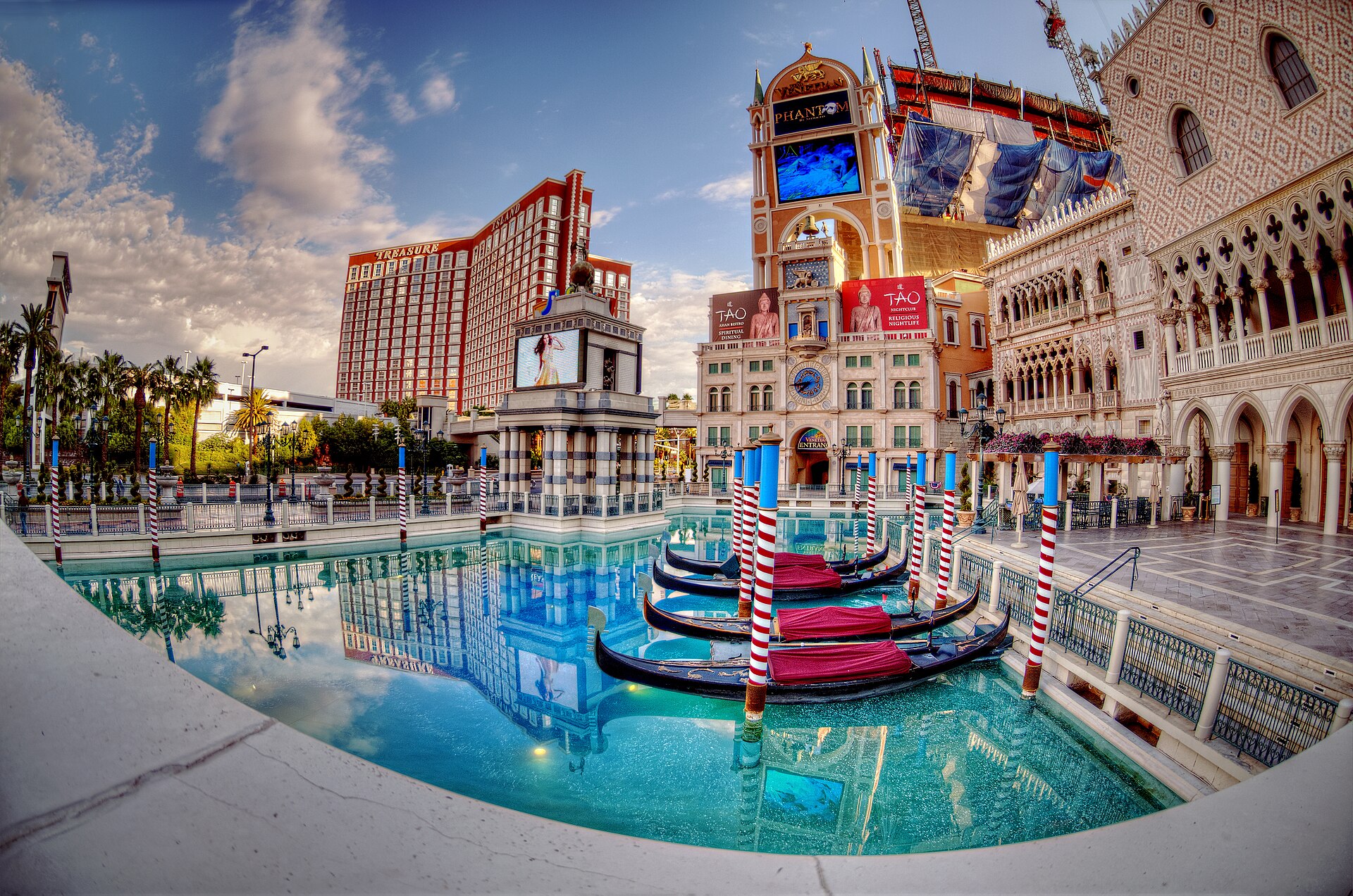 Hotel pool